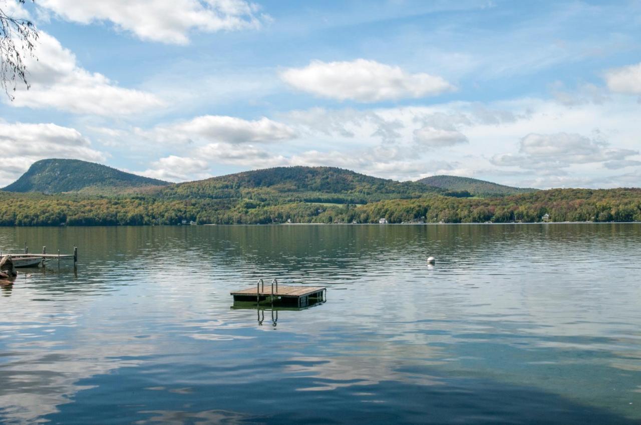 Mountain Lake Cottages Westmore Esterno foto