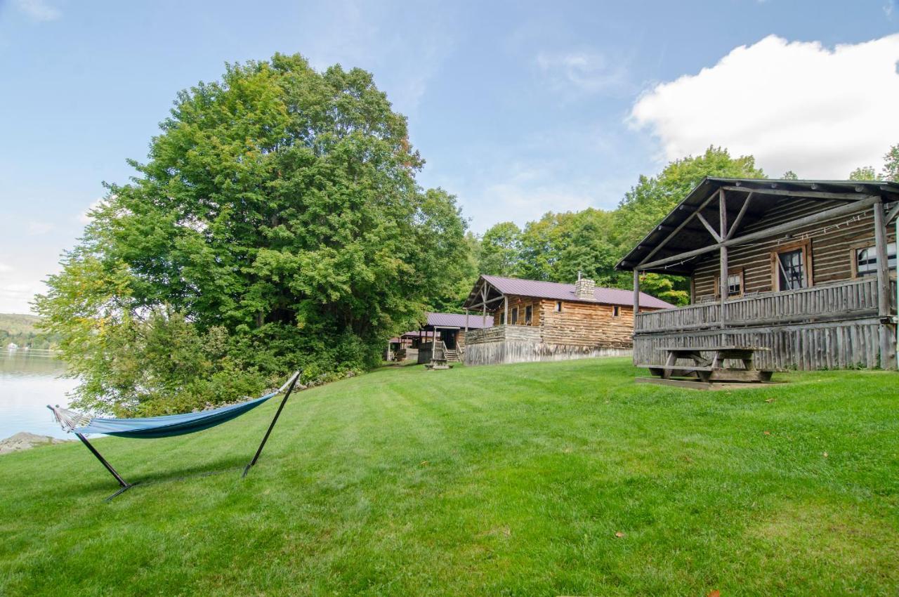 Mountain Lake Cottages Westmore Esterno foto