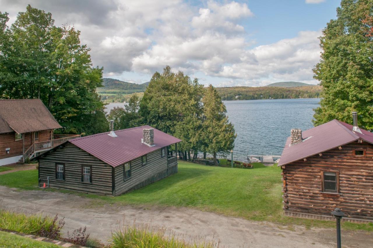 Mountain Lake Cottages Westmore Esterno foto