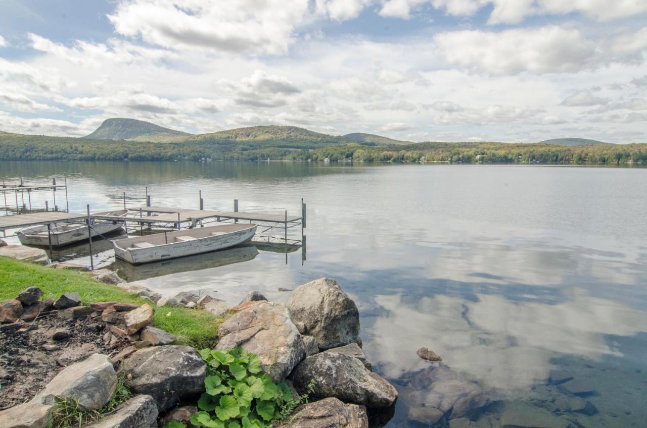 Mountain Lake Cottages Westmore Esterno foto