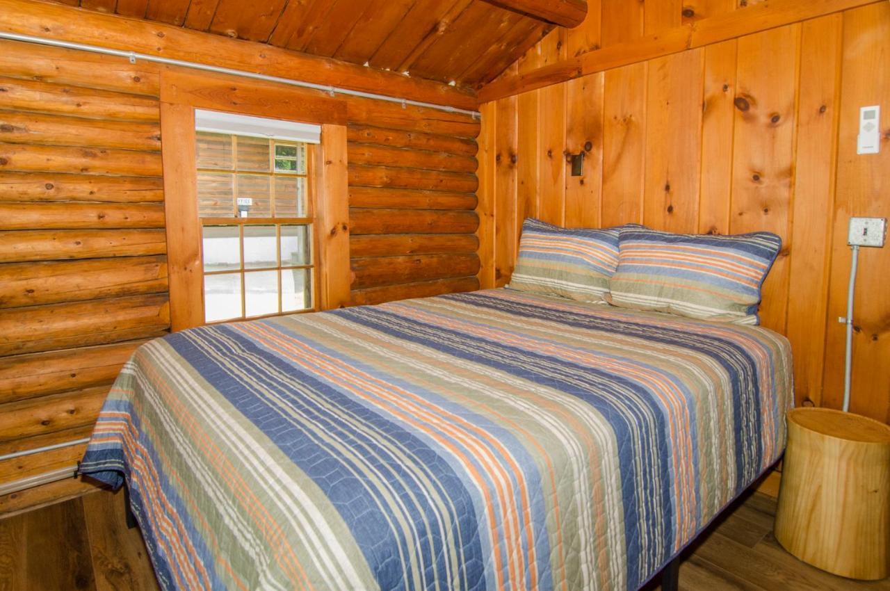 Mountain Lake Cottages Westmore Esterno foto