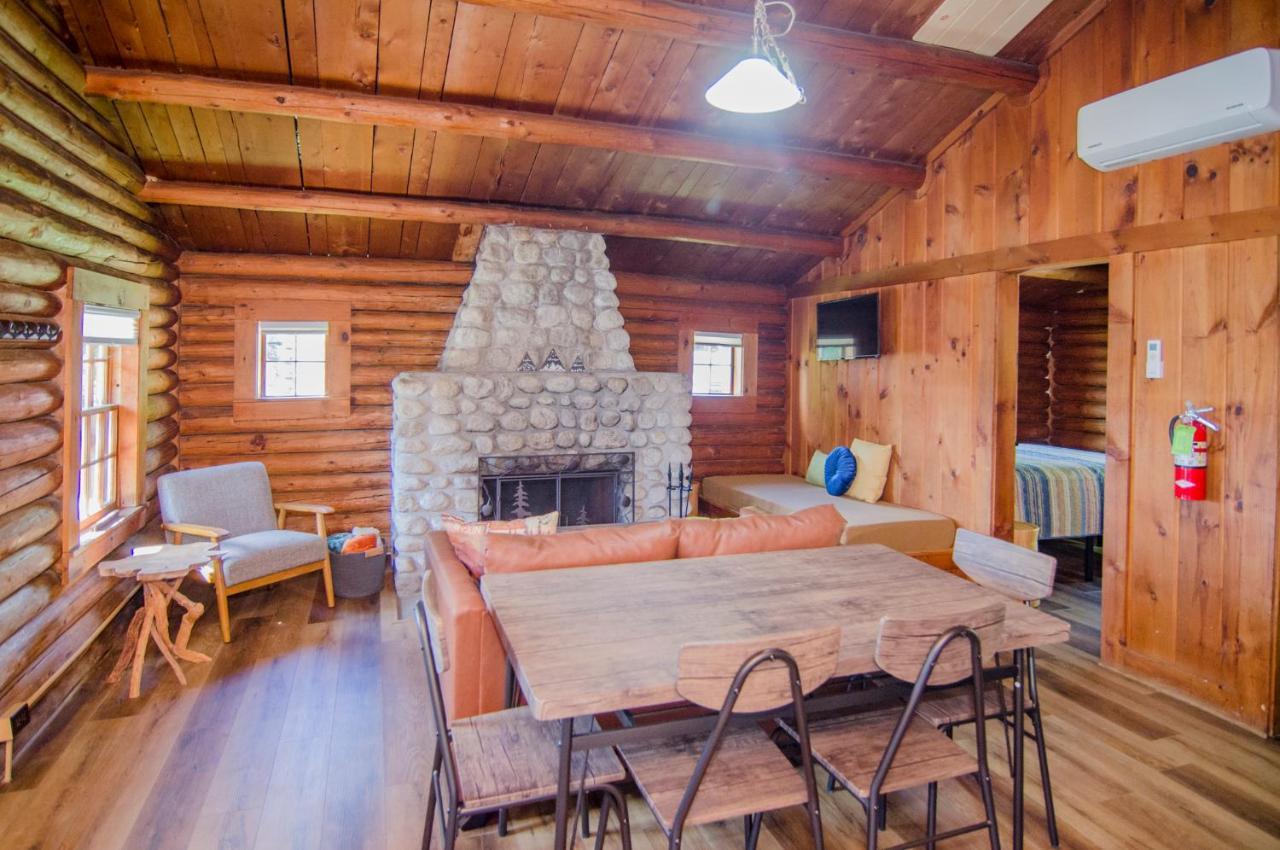 Mountain Lake Cottages Westmore Esterno foto