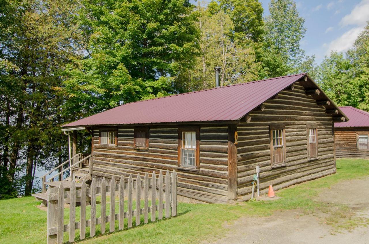 Mountain Lake Cottages Westmore Esterno foto
