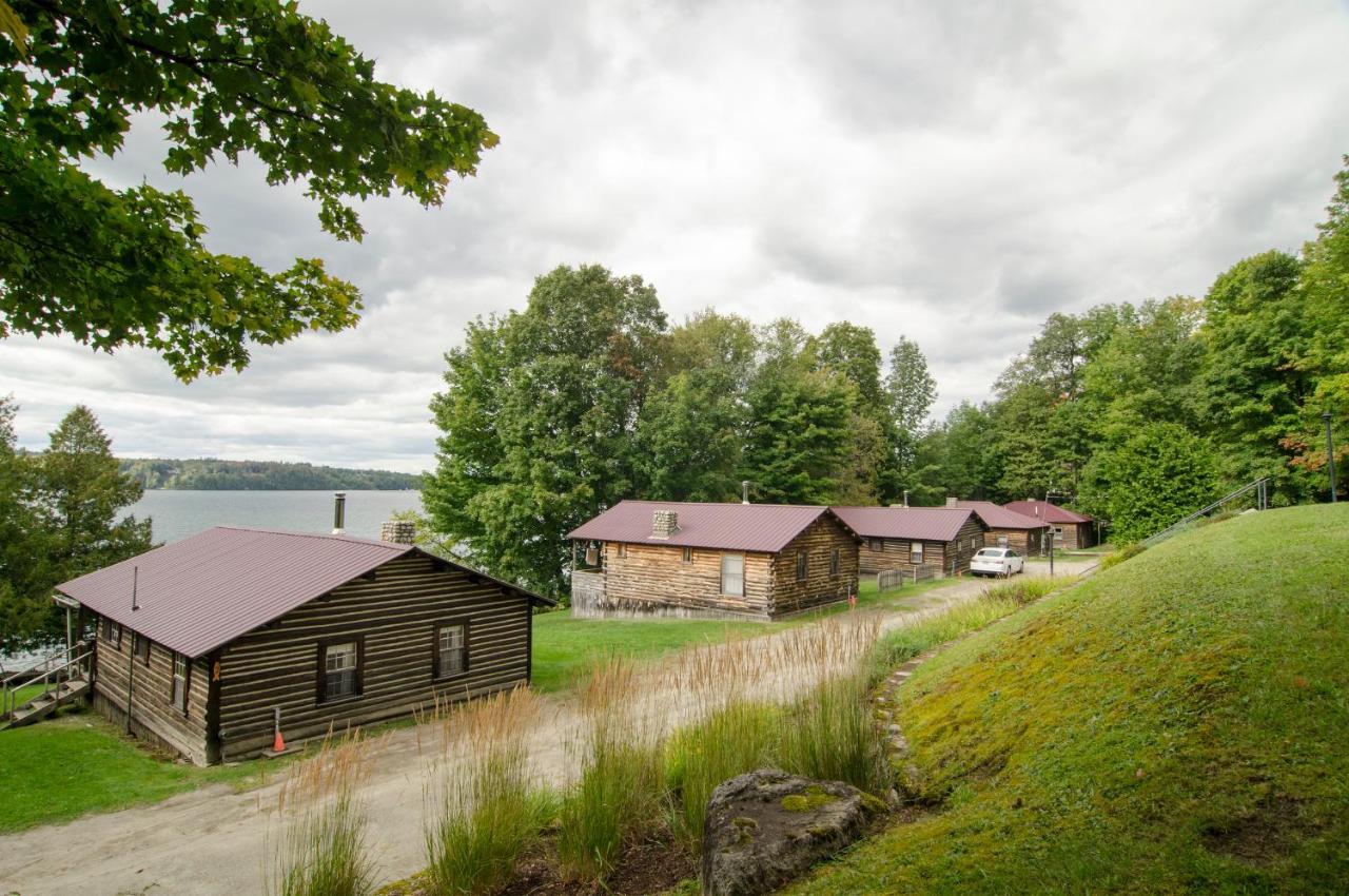 Mountain Lake Cottages Westmore Esterno foto