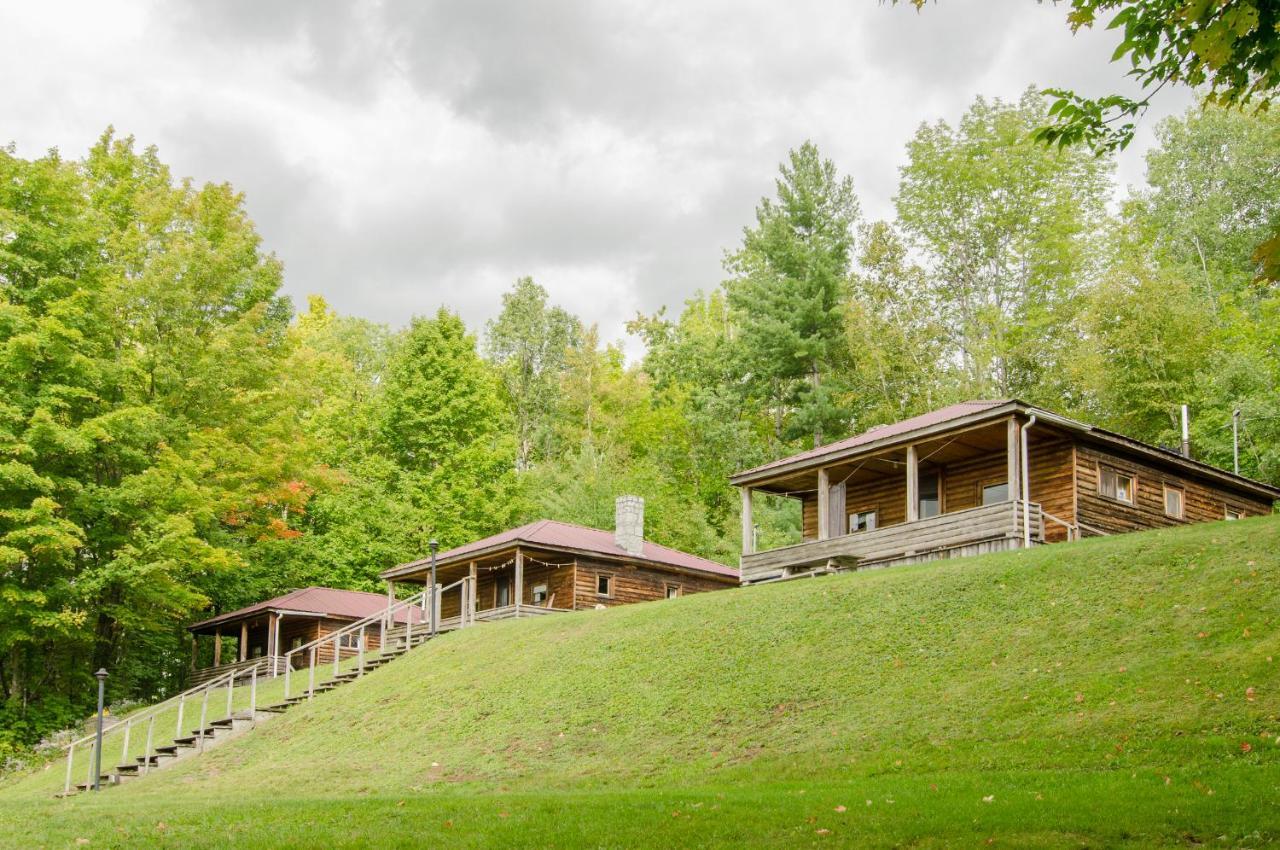 Mountain Lake Cottages Westmore Esterno foto