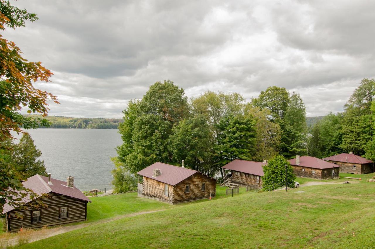 Mountain Lake Cottages Westmore Esterno foto
